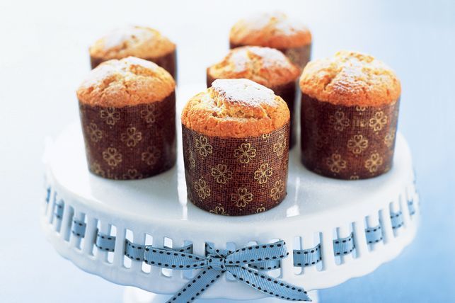 Almond and Orange Cakes